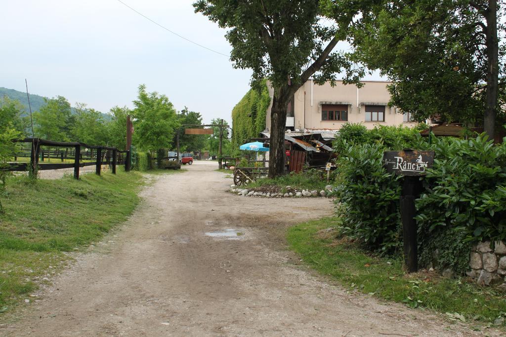 Agriturismo Al Ranch Castello d'Aviano Екстер'єр фото